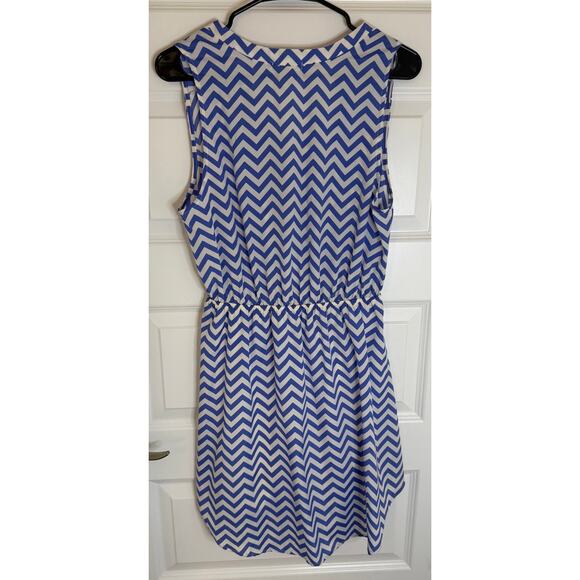 Everly Blue White Chevron Sleeveless Button Dress Size L Made in USA Lined - Picture 2 of 5